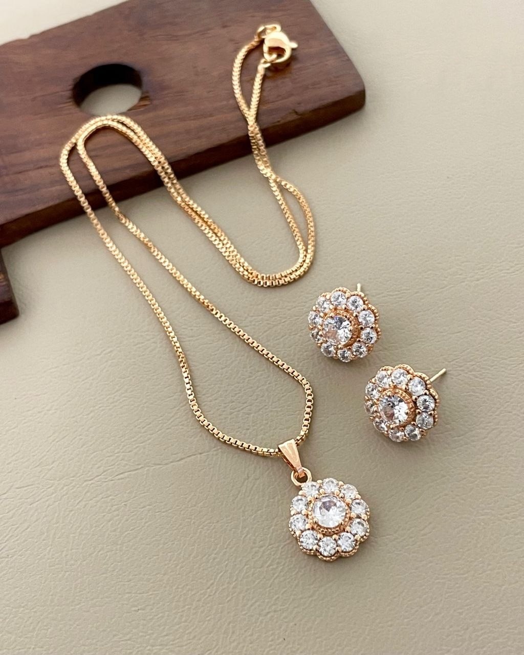 Twinkle Petal Pendant set